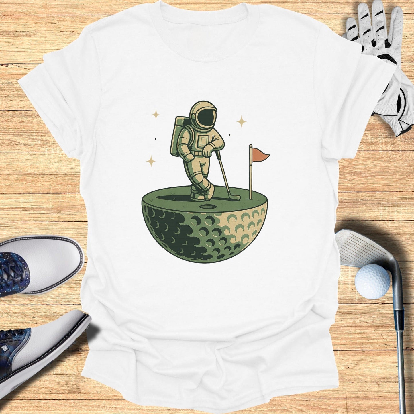 Astronaut Putting on the Moon Golf Themed T-Shirt